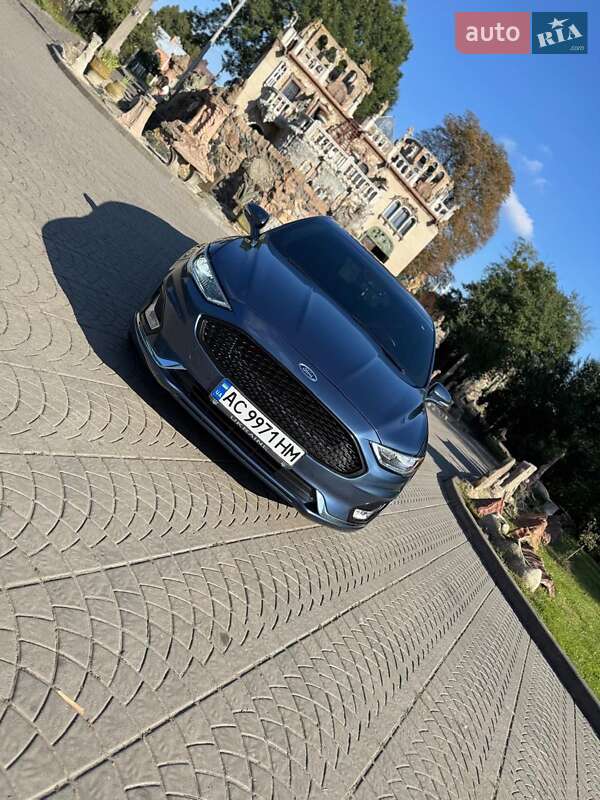 Седан Ford Fusion 2018 в Луцке