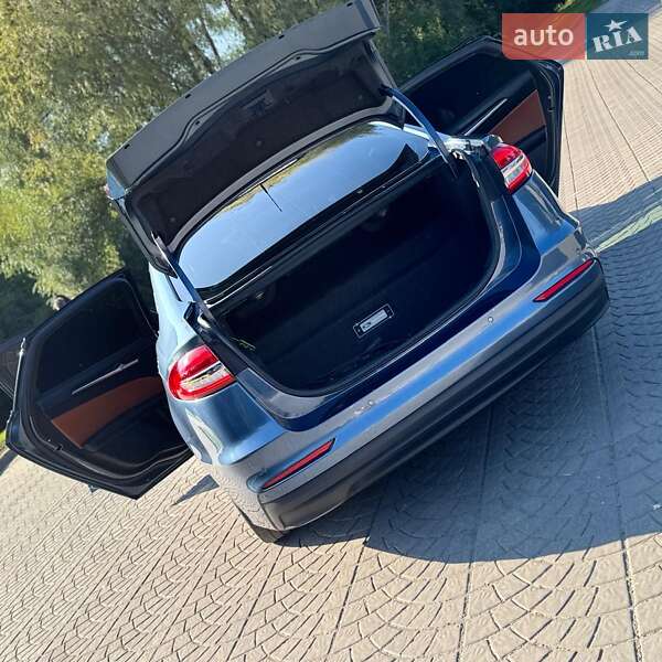 Седан Ford Fusion 2018 в Луцке