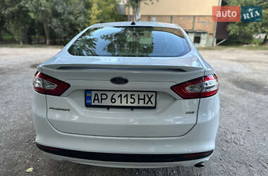 Седан Ford Fusion 2015 в 