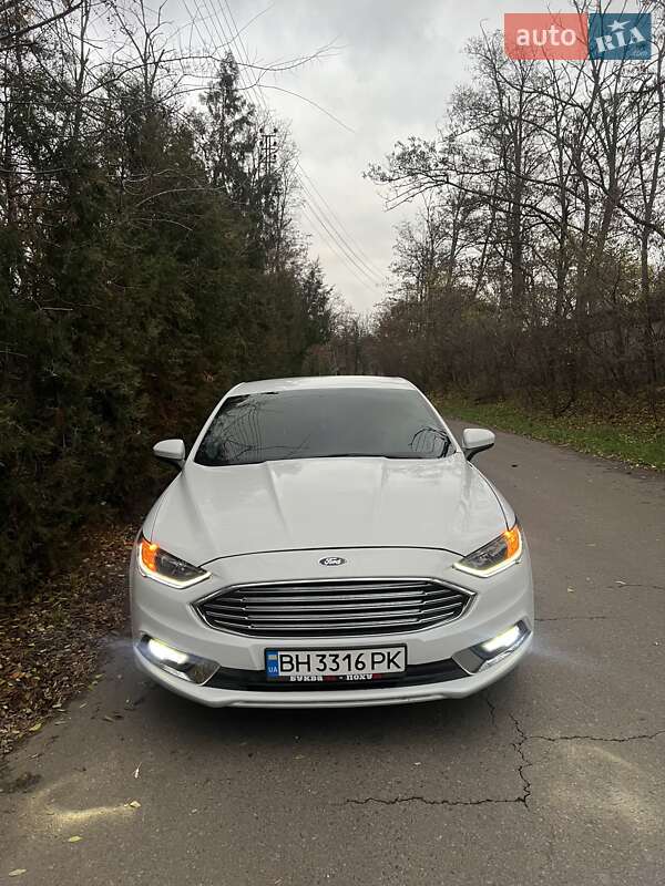Седан Ford Fusion 2017 в 