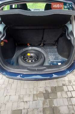 Хетчбек Ford Fusion 2004 в 