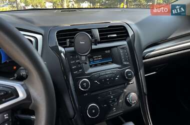 Седан Ford Fusion 2015 в 
