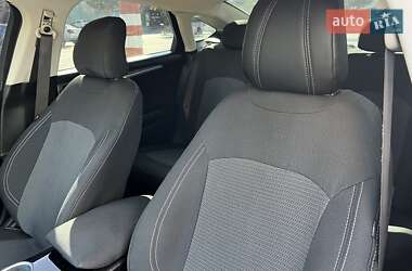 Седан Ford Fusion 2015 в 