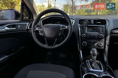 Седан Ford Fusion 2015 в 