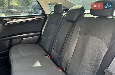 Седан Ford Fusion 2015 в 