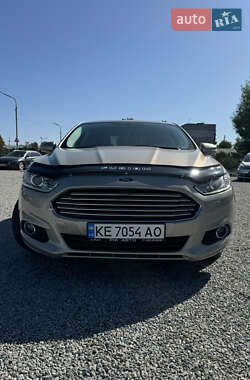 Седан Ford Fusion 2015 в 