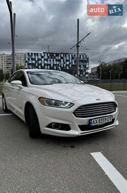 Седан Ford Fusion 2015 в 