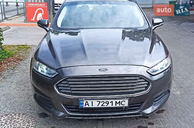 Седан Ford Fusion 2015 в 