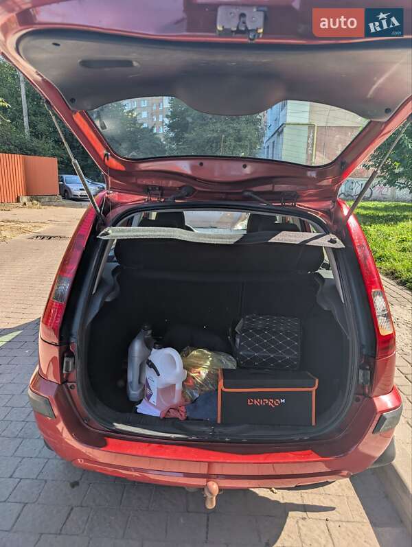 Хэтчбек Ford Fusion 2006 в Львове