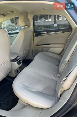Седан Ford Fusion 2014 в 