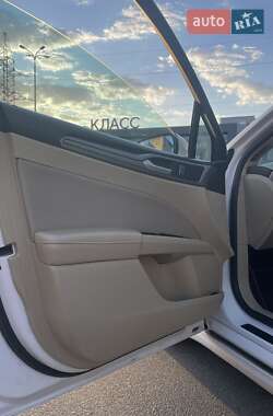 Седан Ford Fusion 2014 в 