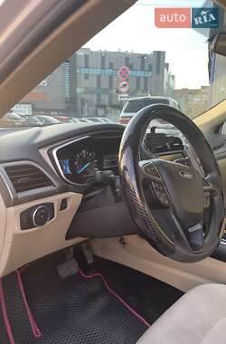 Седан Ford Fusion 2014 в 