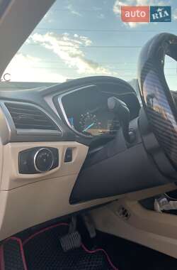 Седан Ford Fusion 2014 в 