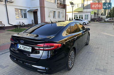 Седан Ford Fusion 2018 в 