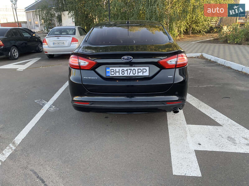 Седан Ford Fusion 2014 в Раздельной