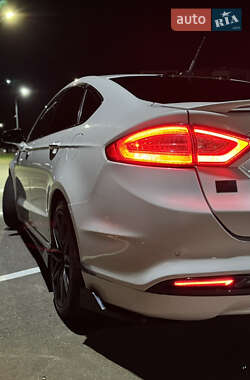 Седан Ford Fusion 2015 в 