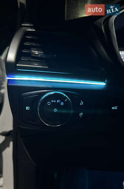 Седан Ford Fusion 2015 в 
