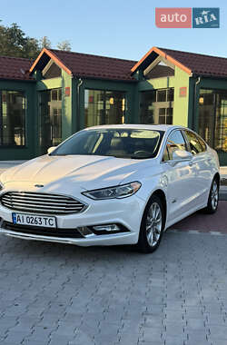 Седан Ford Fusion 2018 в Бучі