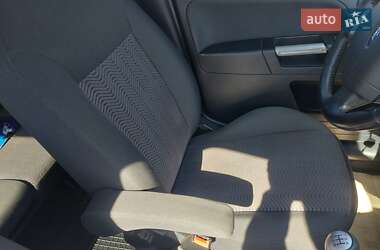 Хетчбек Ford Fusion 2009 в 