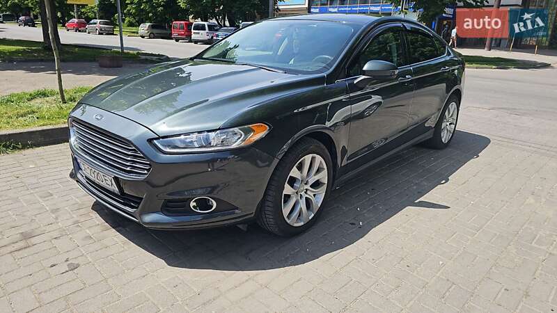 Седан Ford Fusion 2014 в Чернівцях