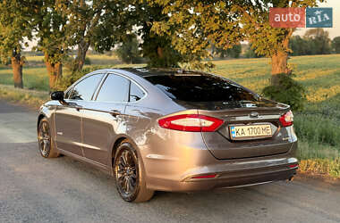 Седан Ford Fusion 2013 в 