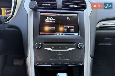 Седан Ford Fusion 2013 в 