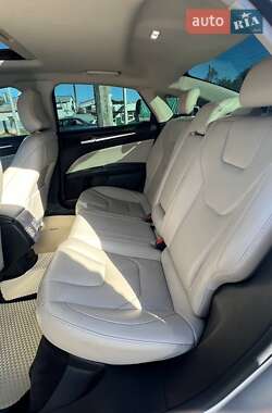Седан Ford Fusion 2018 в 