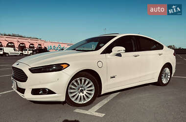 Седан Ford Fusion 2014 в 