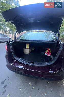 Седан Ford Fusion 2013 в 