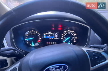 Седан Ford Fusion 2013 в 
