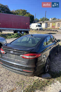 Седан Ford Fusion 2019 в 