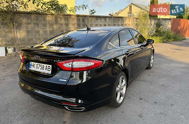 Седан Ford Fusion 2015 в 
