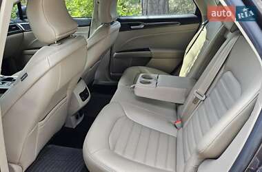 Седан Ford Fusion 2016 в 