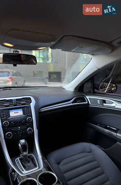 Седан Ford Fusion 2013 в 