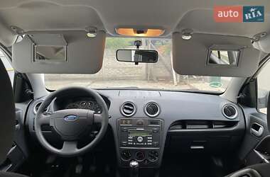 Хэтчбек Ford Fusion 2008 в 