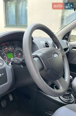 Хэтчбек Ford Fusion 2008 в 