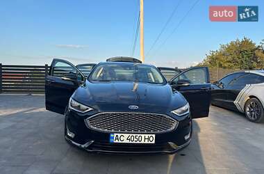Седан Ford Fusion 2019 в 