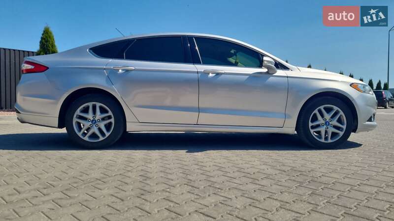 Седан Ford Fusion 2015 в Тернополі