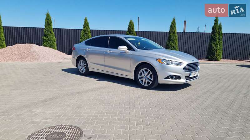 Седан Ford Fusion 2015 в Тернополі