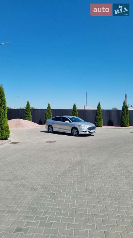 Седан Ford Fusion 2015 в Тернополі