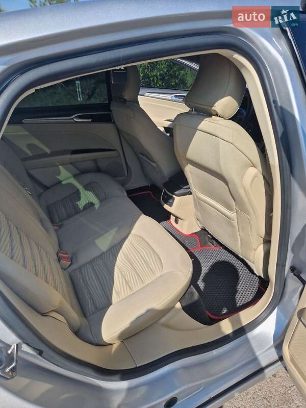 Седан Ford Fusion 2015 в Тернополі