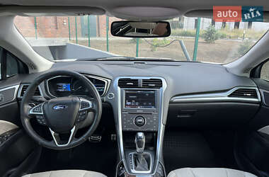Седан Ford Fusion 2014 в 