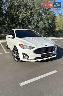 Седан Ford Fusion 2019 в 