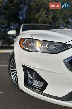 Седан Ford Fusion 2019 в 