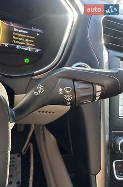 Седан Ford Fusion 2019 в 