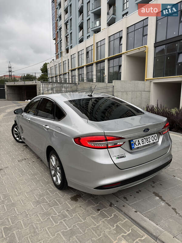 Седан Ford Fusion 2018 в Львові