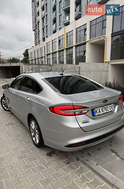 Седан Ford Fusion 2018 в 