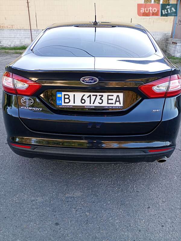 Седан Ford Fusion 2013 в Глобиному