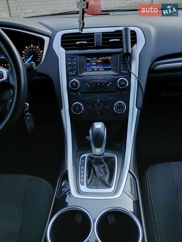 Седан Ford Fusion 2013 в Глобиному