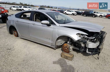 Седан Ford Fusion 2016 в 
